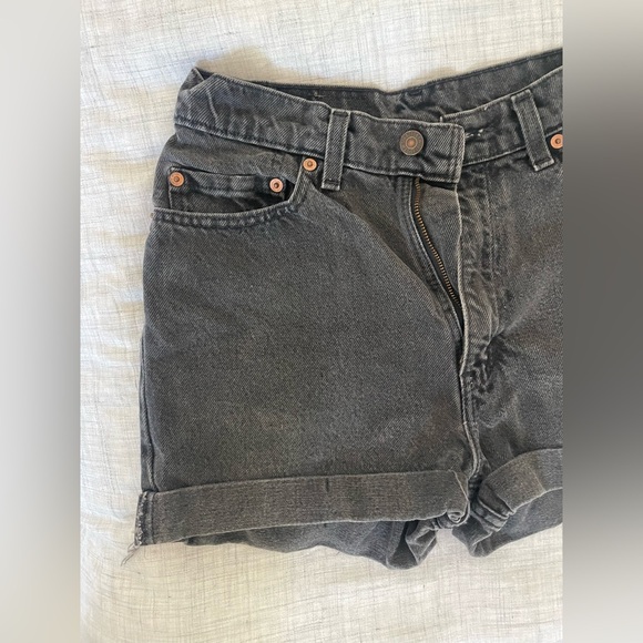 Vintage Levi Shorts - Picture 2 of 5